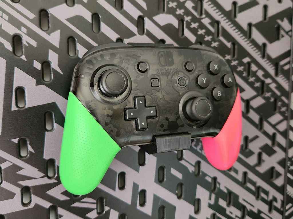 Nintendo Switch Pro Controller Holder for Skadis Pegboard