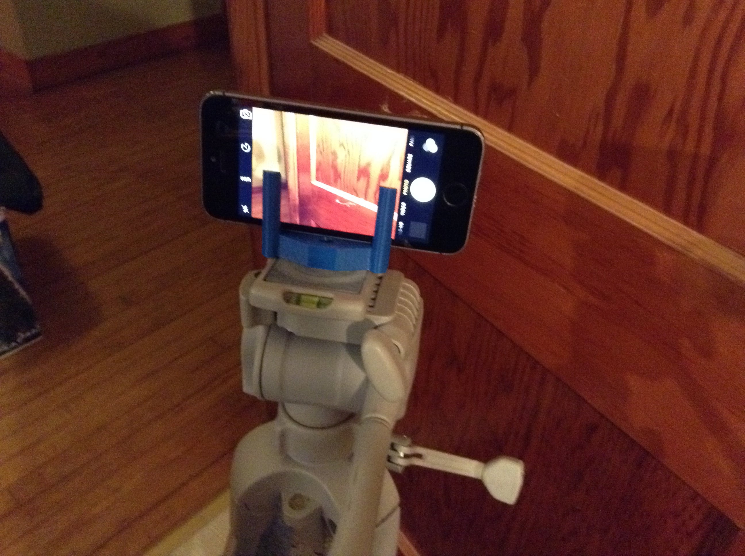 Simple iPhone Tripod Mount