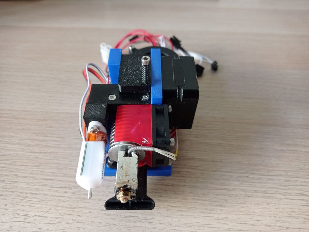Direct drive extruder for hypercube printers
