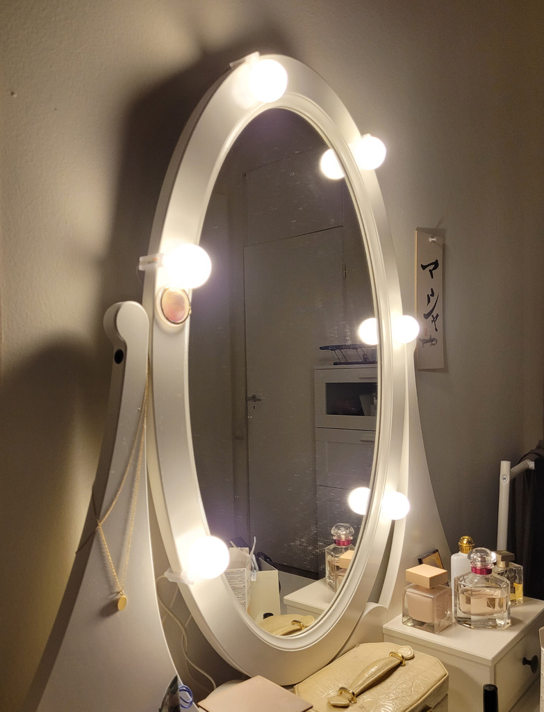 Hollywood style lights for Dressing table