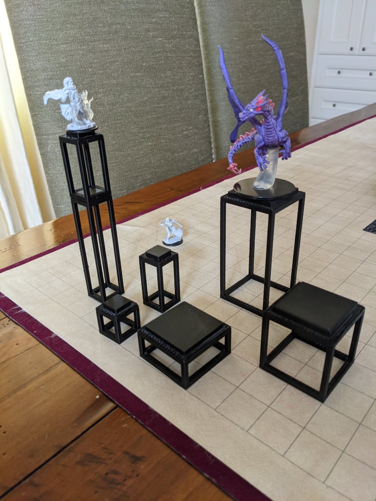Stackable combat flying risers for RPG miniatures