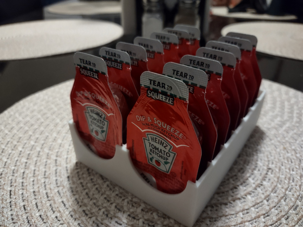 Dip and Squeeze Ketchup Caddy
