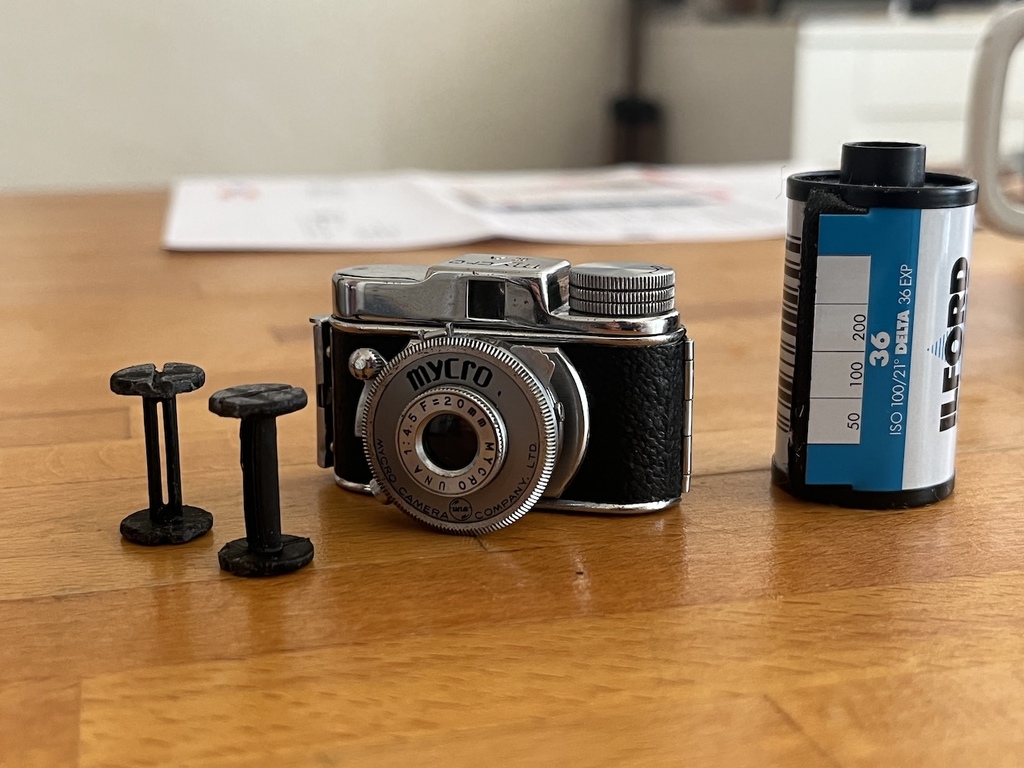 17.5 mm subminiature film spool
