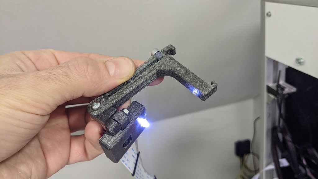 LED + Raspberry Pi Camera Holder and a hinge - Remix