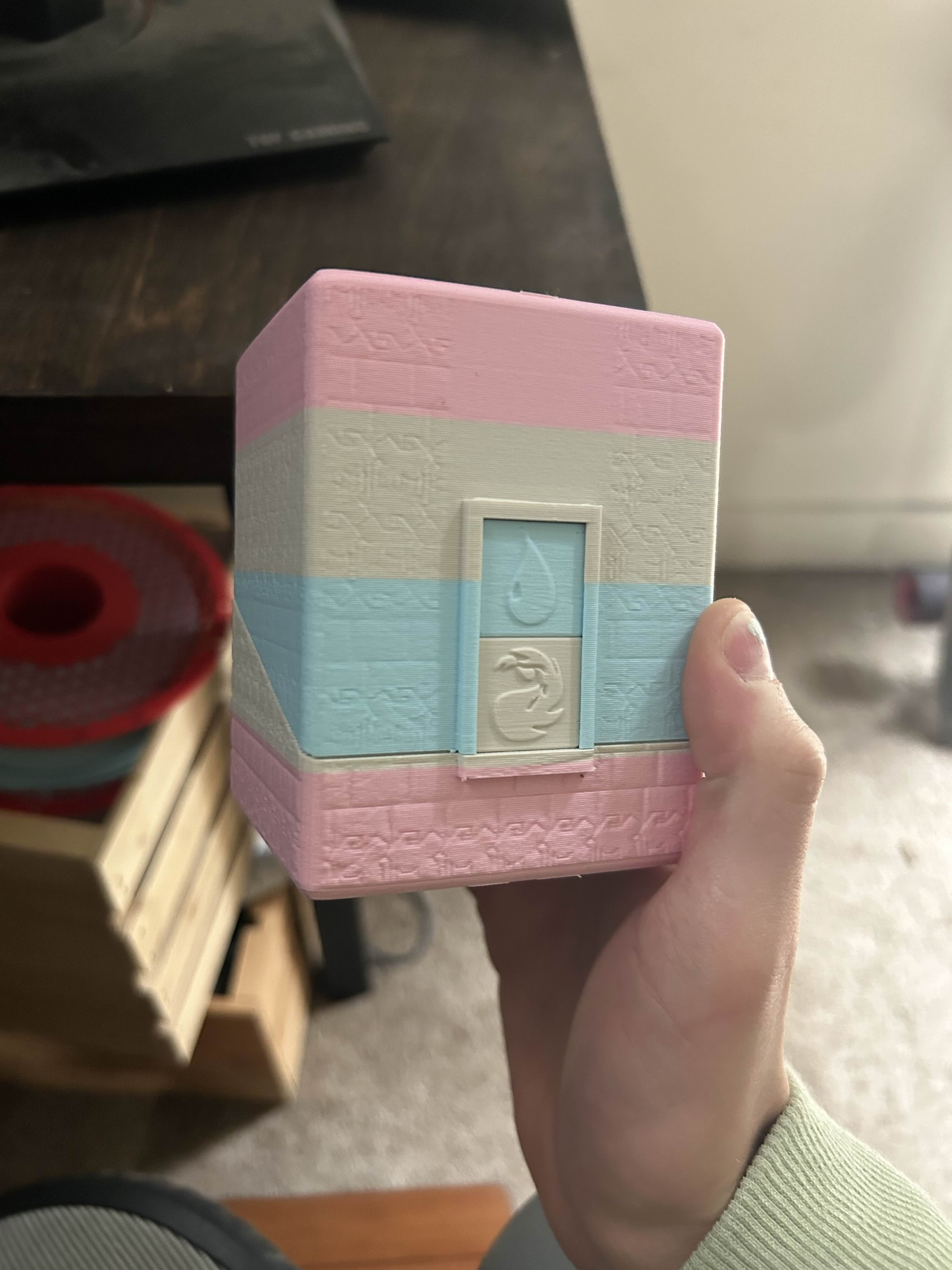 MTG Commander Box with Modular Mana Tile Insert