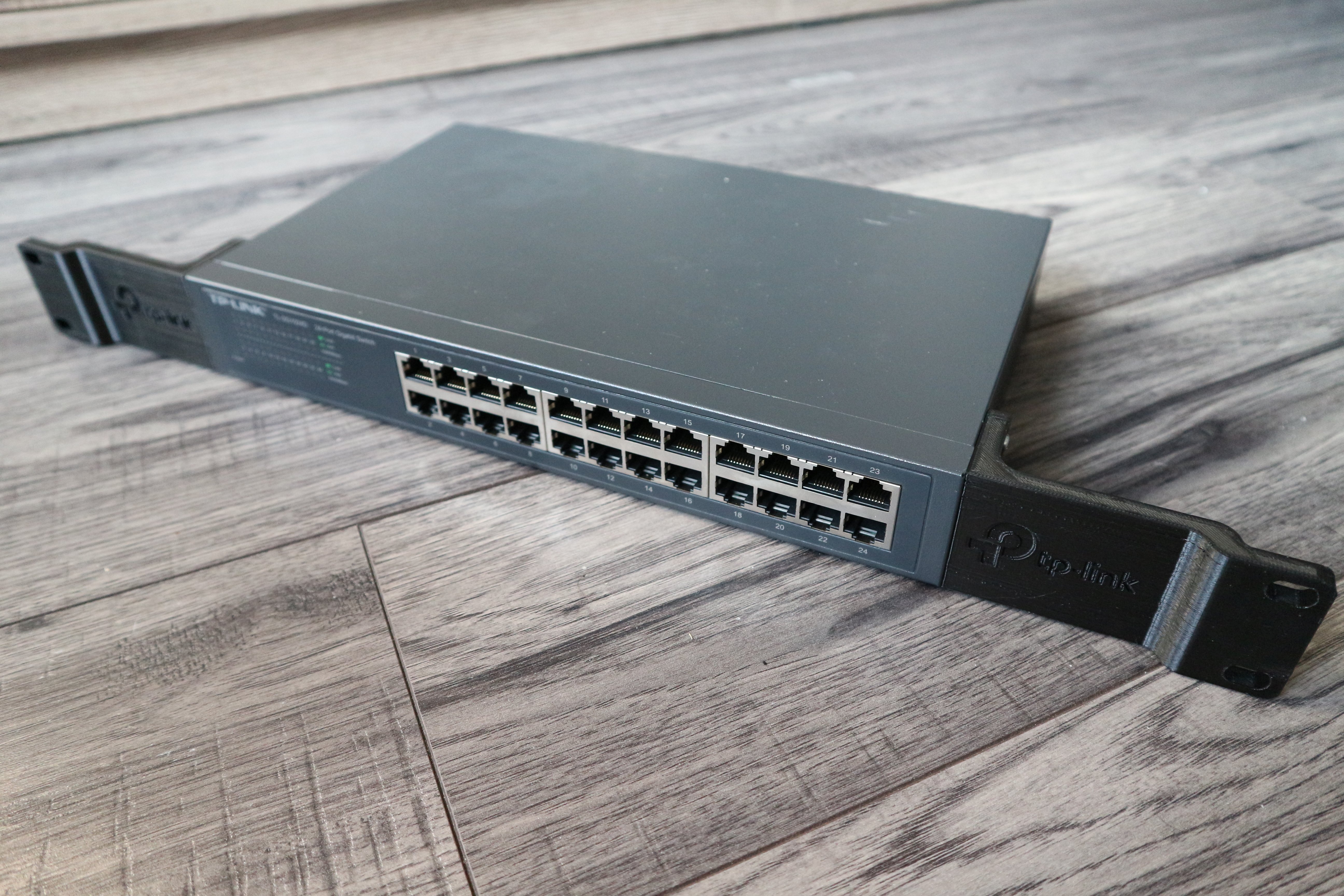Rack mounting ears for TP-LINK TL-SG1024D