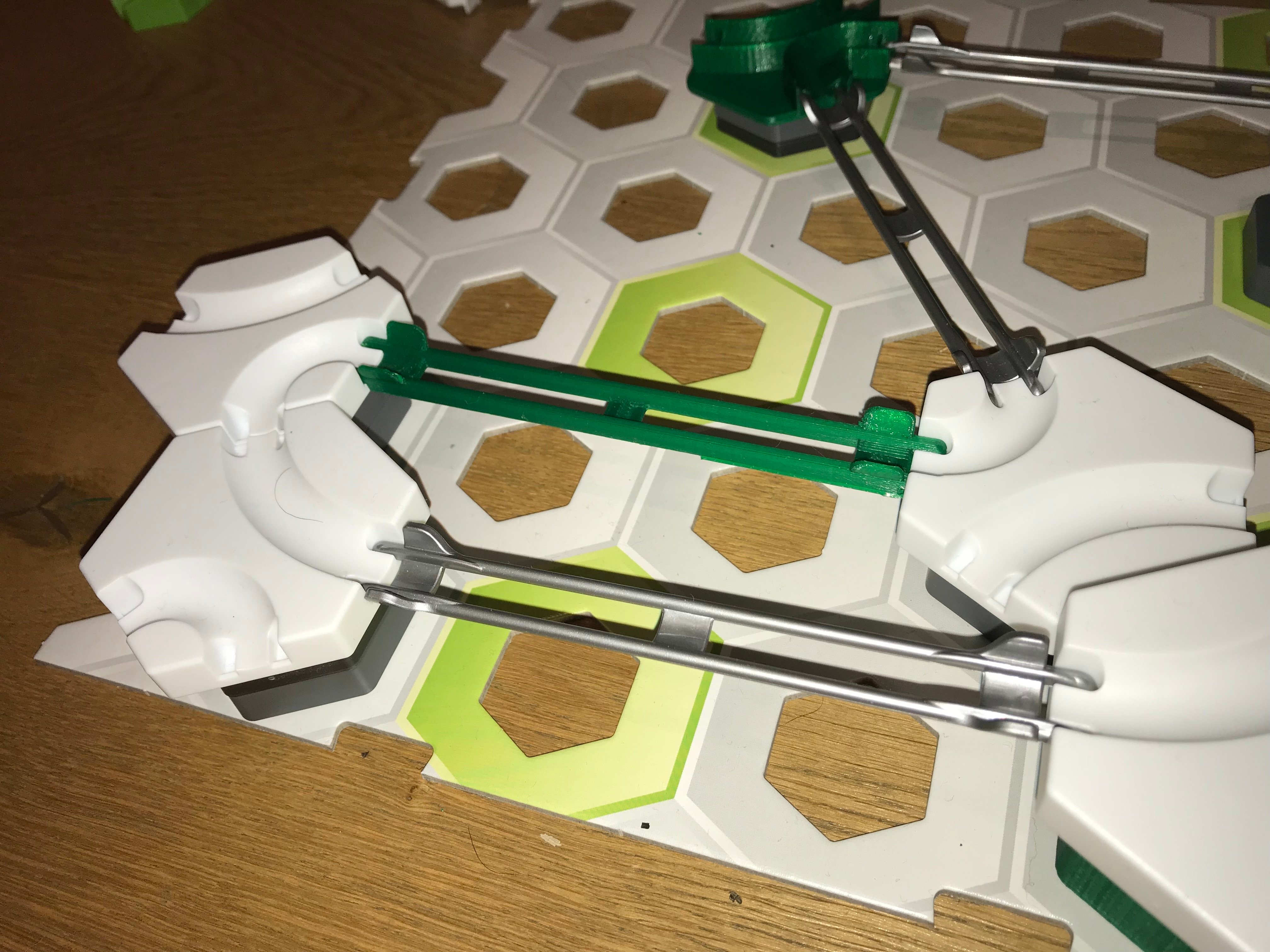 GraviTrax compatible tracks