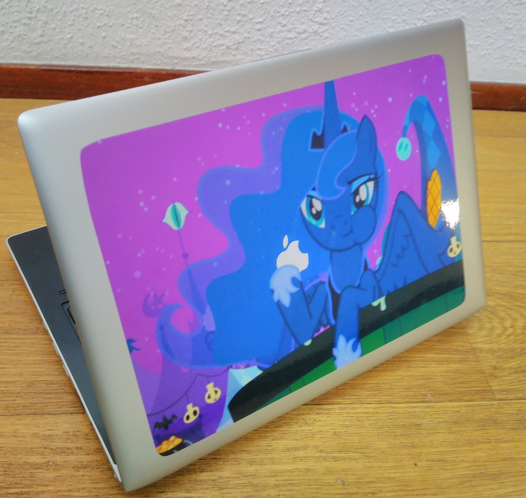 Princess Luna laptop skin