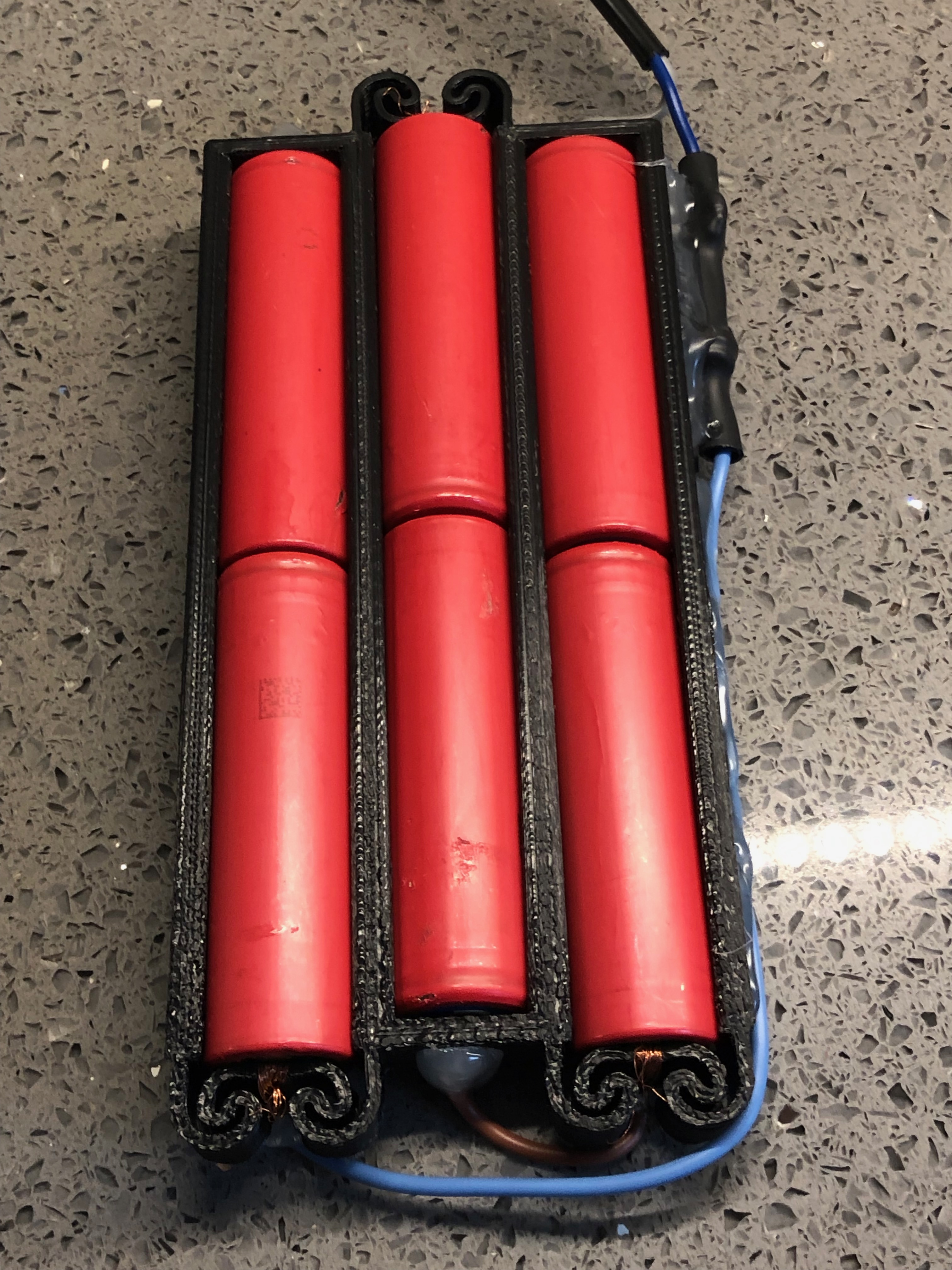 Low Profile battery holder (18650, AA, C, D etc)