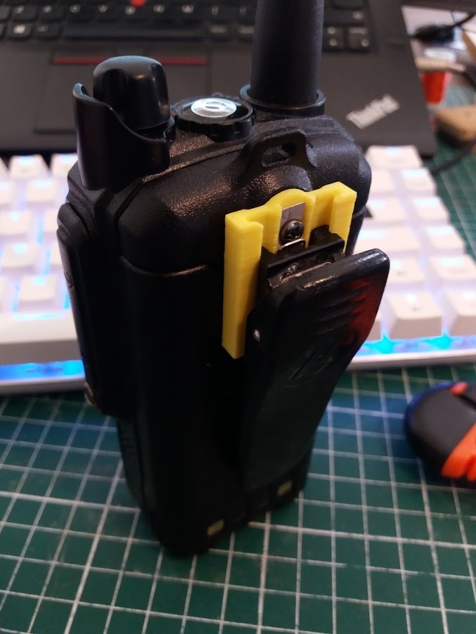 Baofeng UV9R adapter to use the Motorola EP450 battery clip