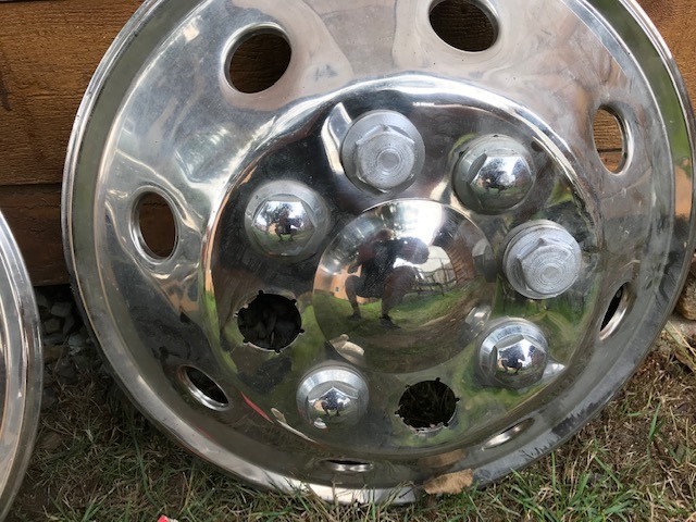 Ford E-350 Front Wheel Hubcap Lug Covers