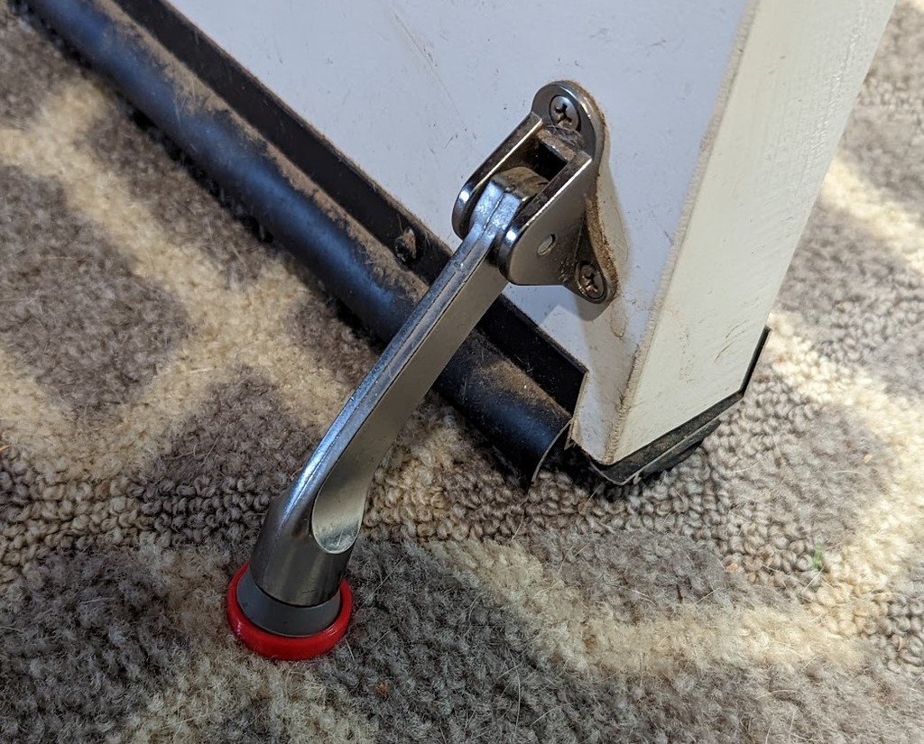 Door stopper carpet/rug adapter