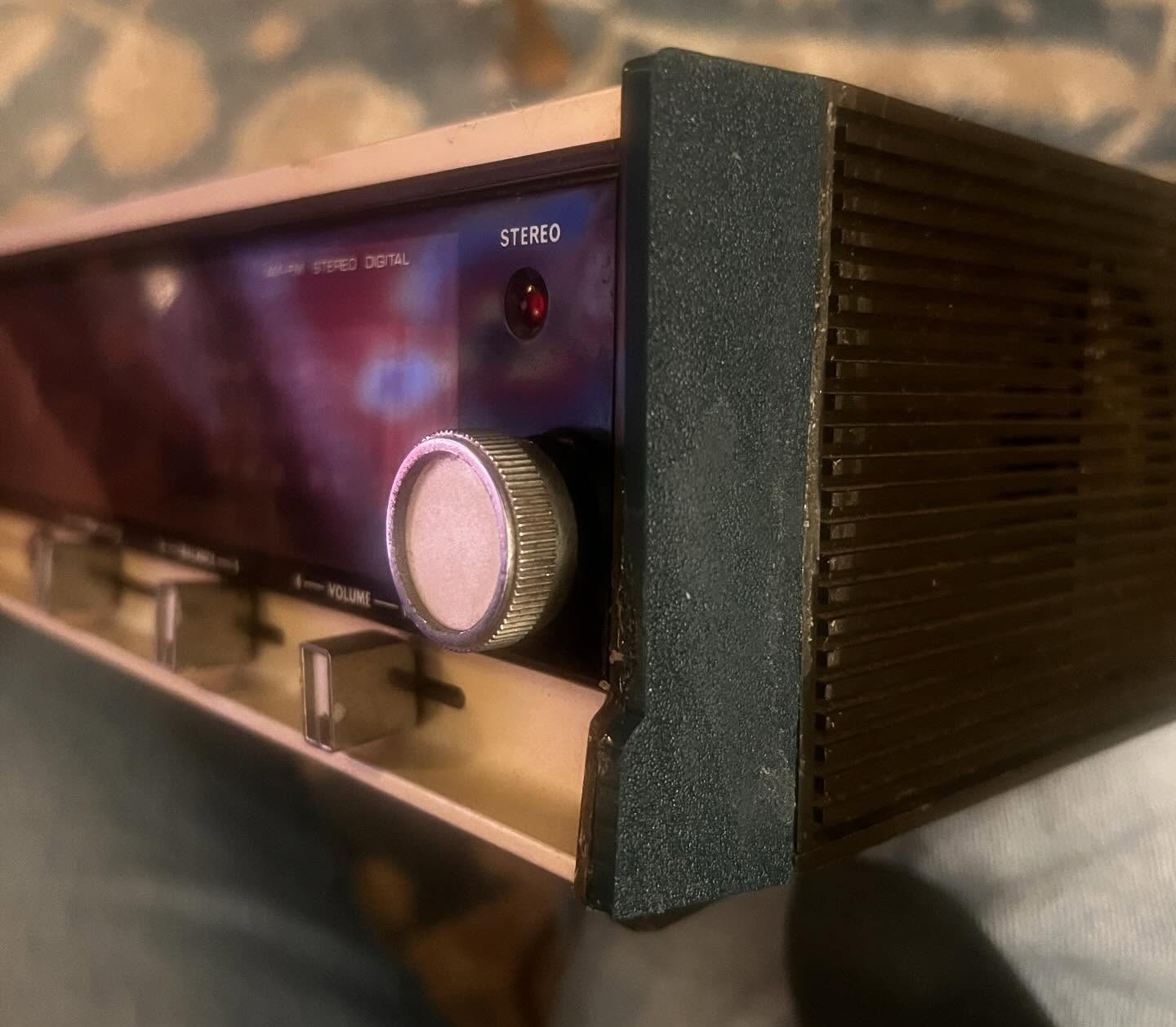 Lloyd multiplex flipclock radio sideshell
