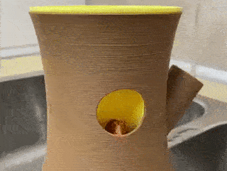 Miniatura 4 do modelo 3D Log & Squirrel - Self-watering planter