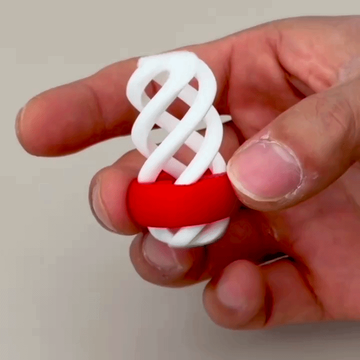 Miniatura 4 do modelo 3D Tiny Spiral Passthrough Fidget