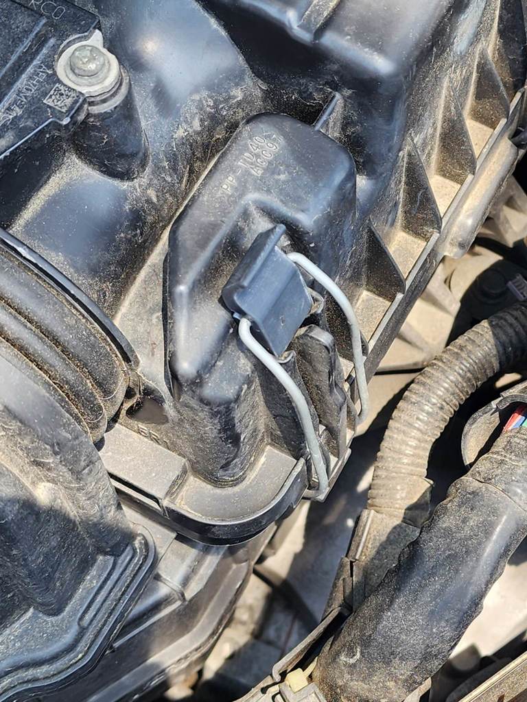 Honda Fit air filter clip (2015)