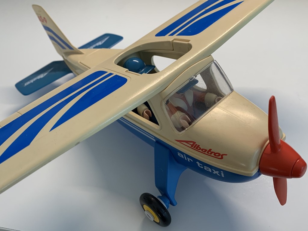 Playmobil airplane axle replacement
