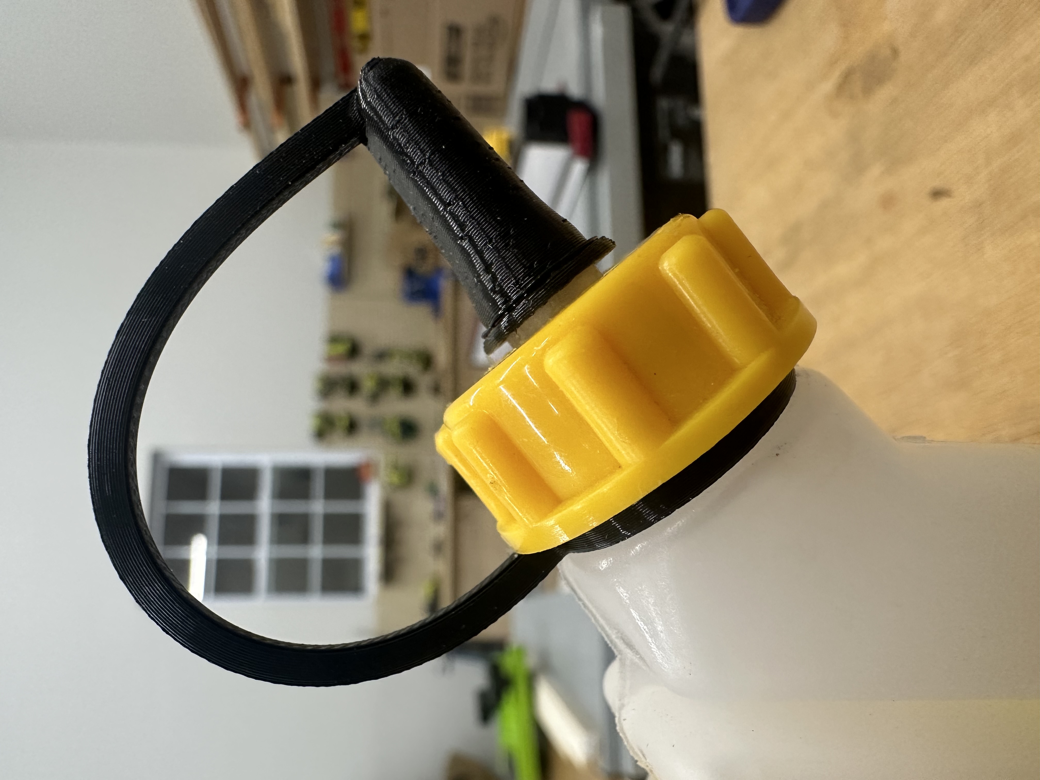 Glu-Bot Cap with Retaining Strap