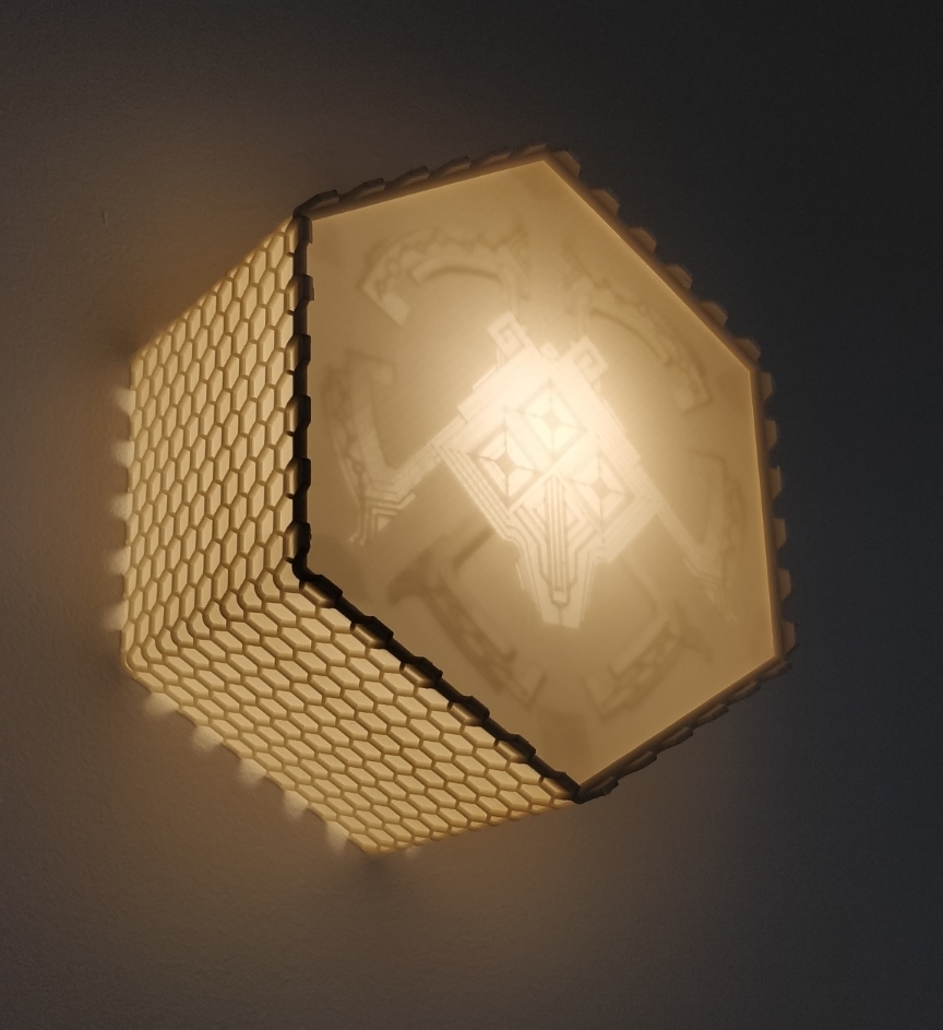 Honeycomb lampshape with lithophane (Nomaï Outer Wilds)