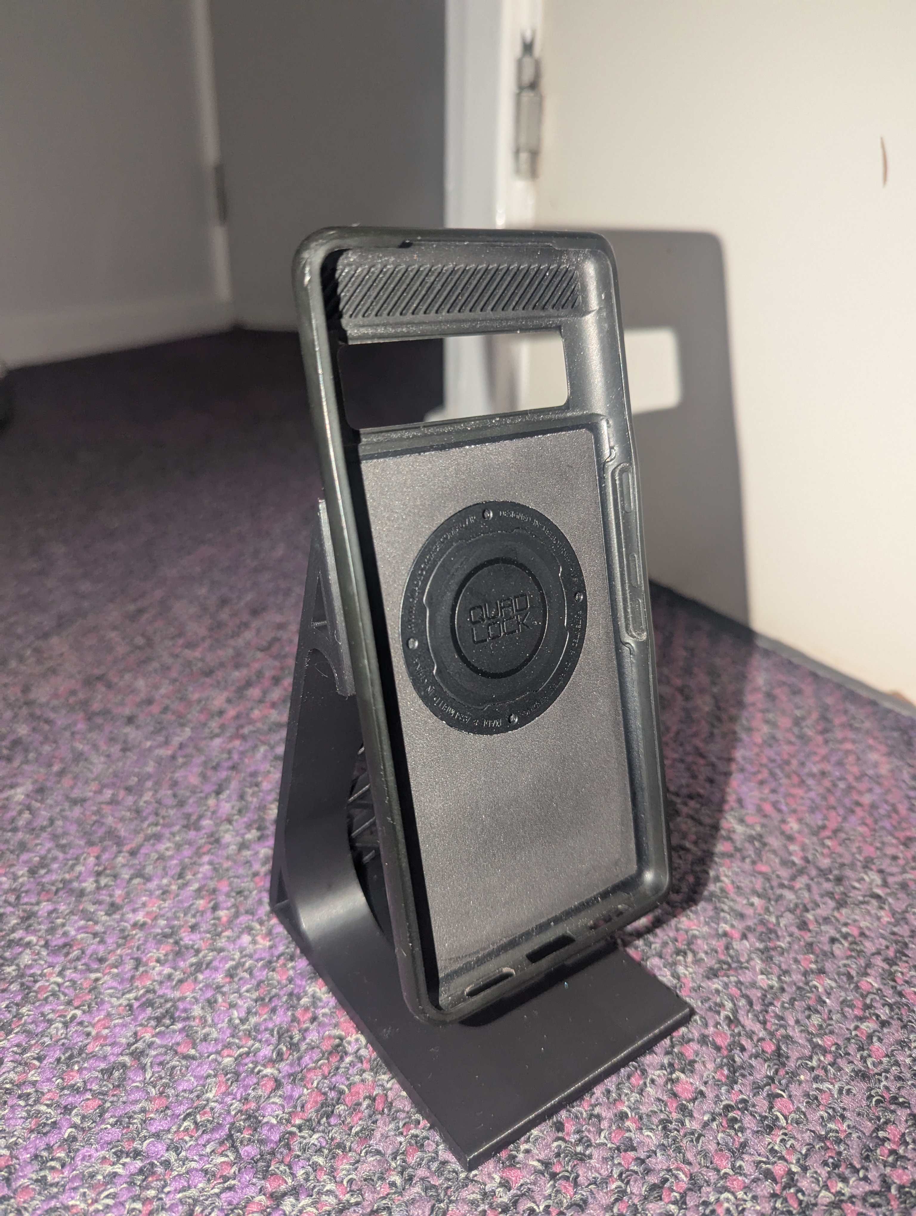 Quadlock Phone Stand