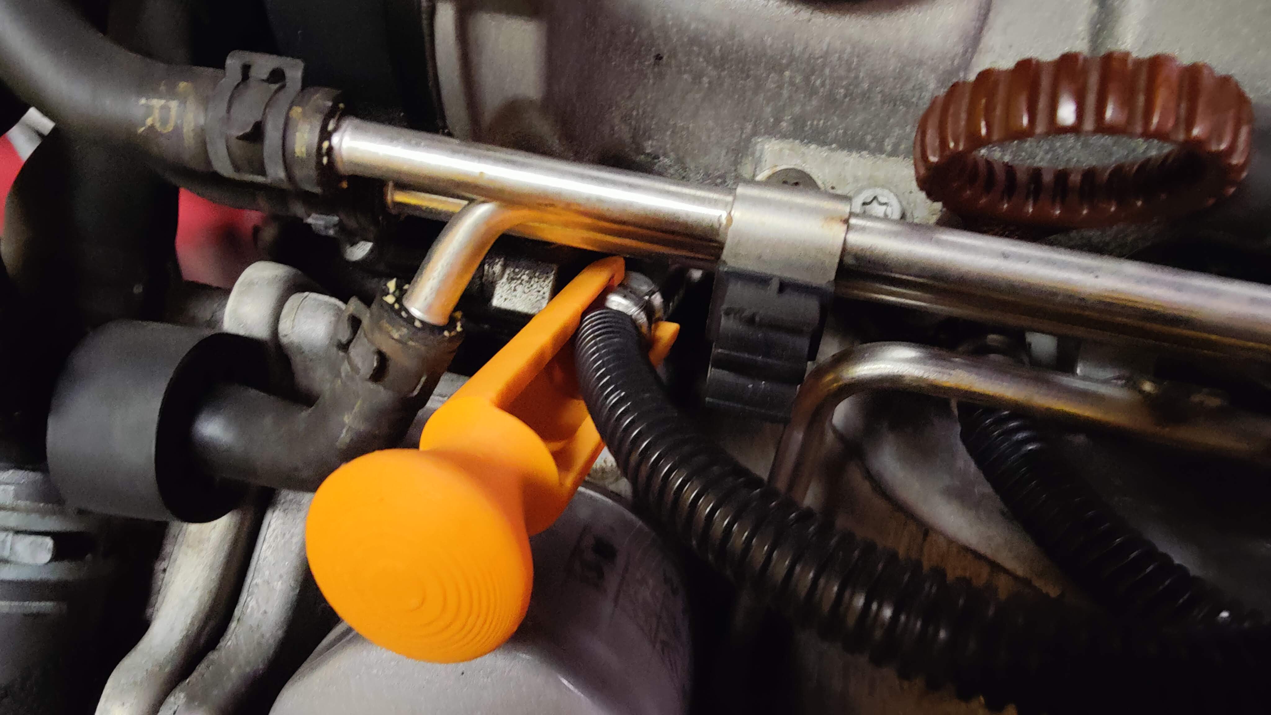 Spark plug wire puller