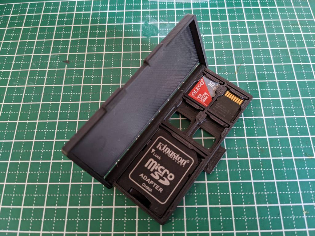MicroSD carrying case