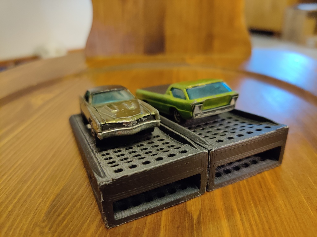 Hot Wheels Display Ramp (with silica or led slot)