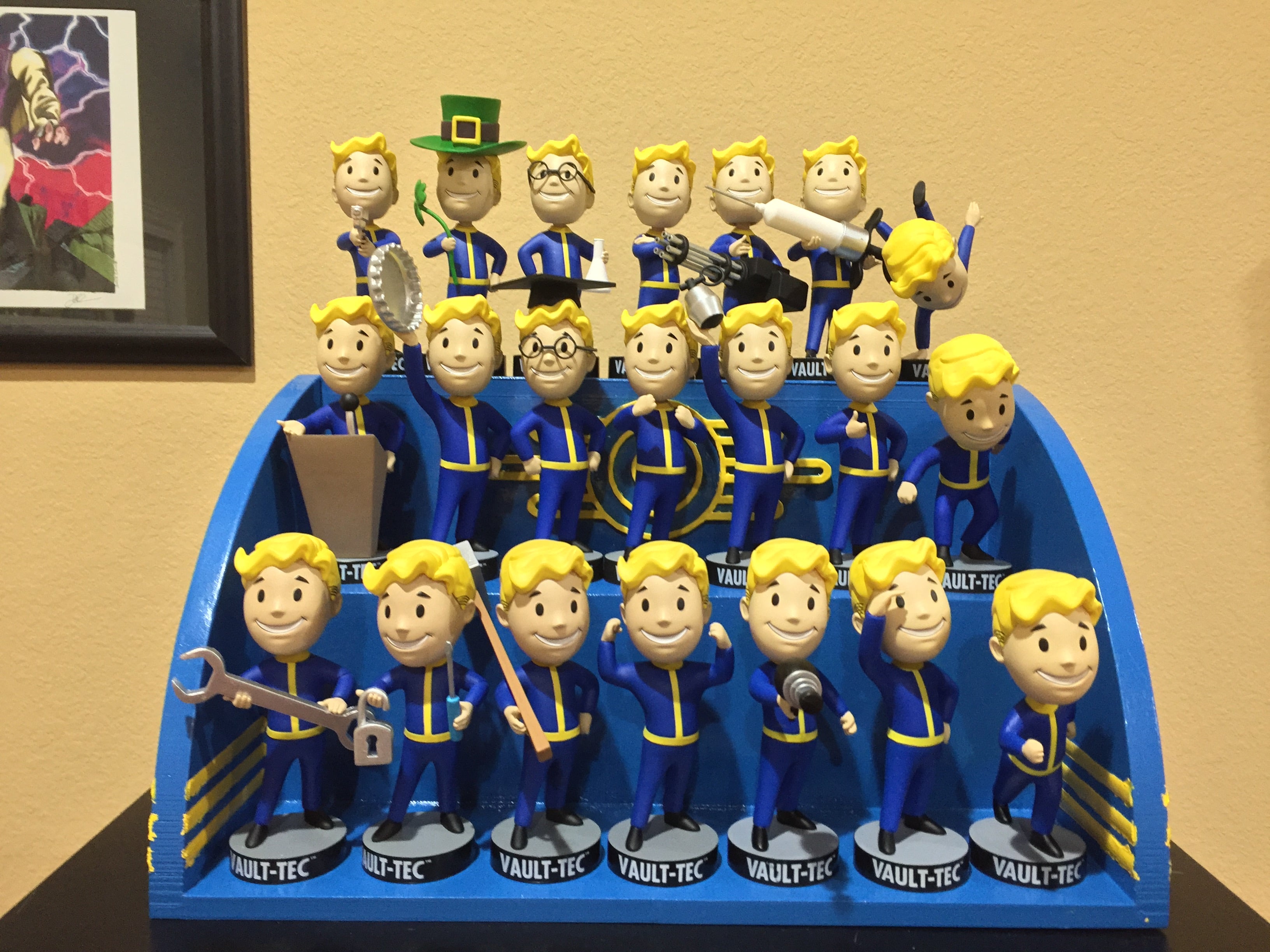 Fallout : Vault Boy Bobbleheads Shelf (Remix for Makerbot print bed)