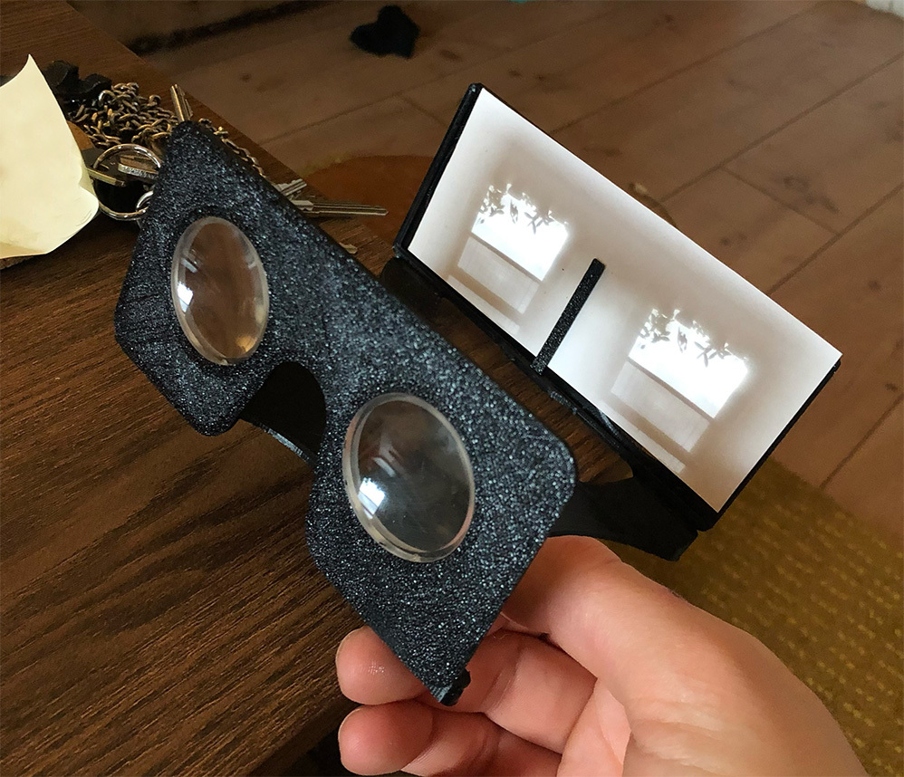 Foldable Stereoscope / Stereo Image and Photograph Viewer