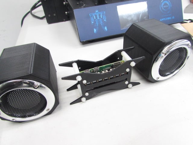 Raspberry Pi Zero W Mini HiFi System (pHAT BEAT Solution)