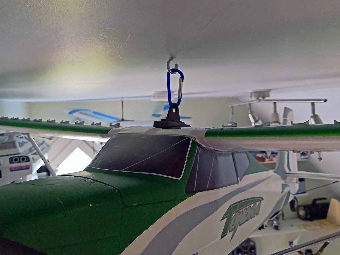 Durafly Tundra hanging hook