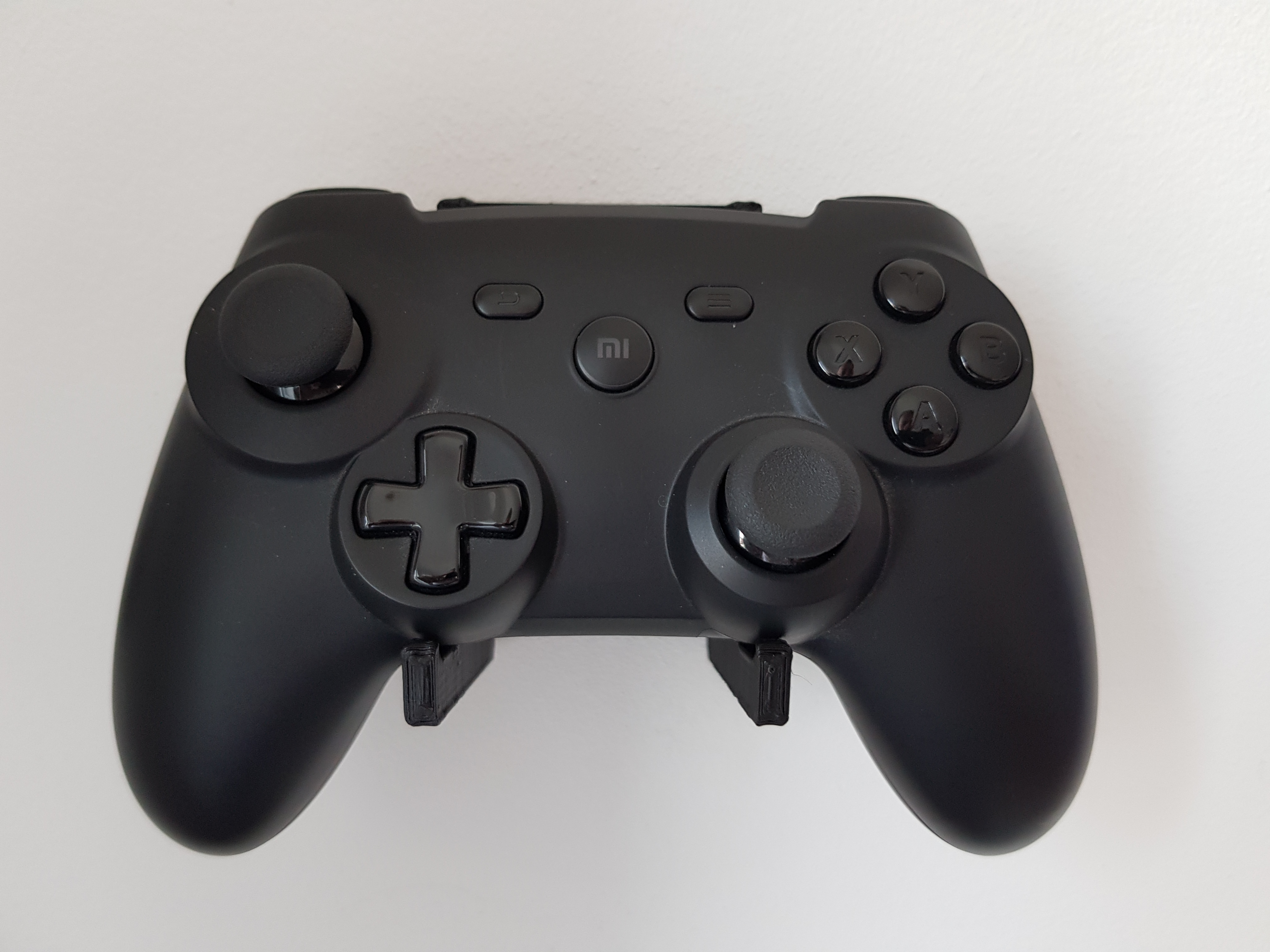 Xbox 360 / ONE ve diğerleri için kumanda tutucusu / duvara montaj aparatı (kısa) (Sadece Plastik Aparattır!!!)