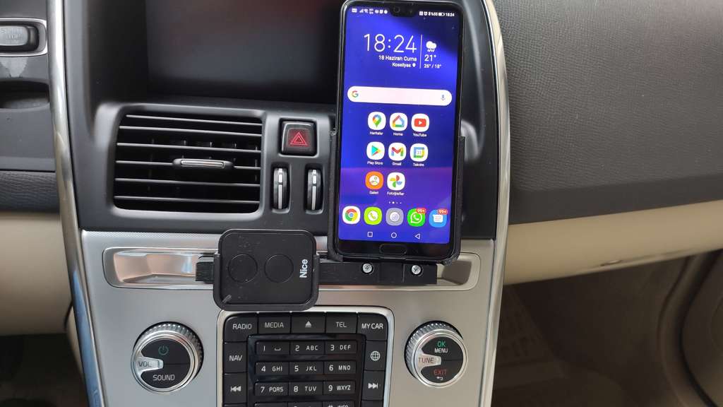 Volvo XC60 CD Slot Phone & Garage Remote Holder