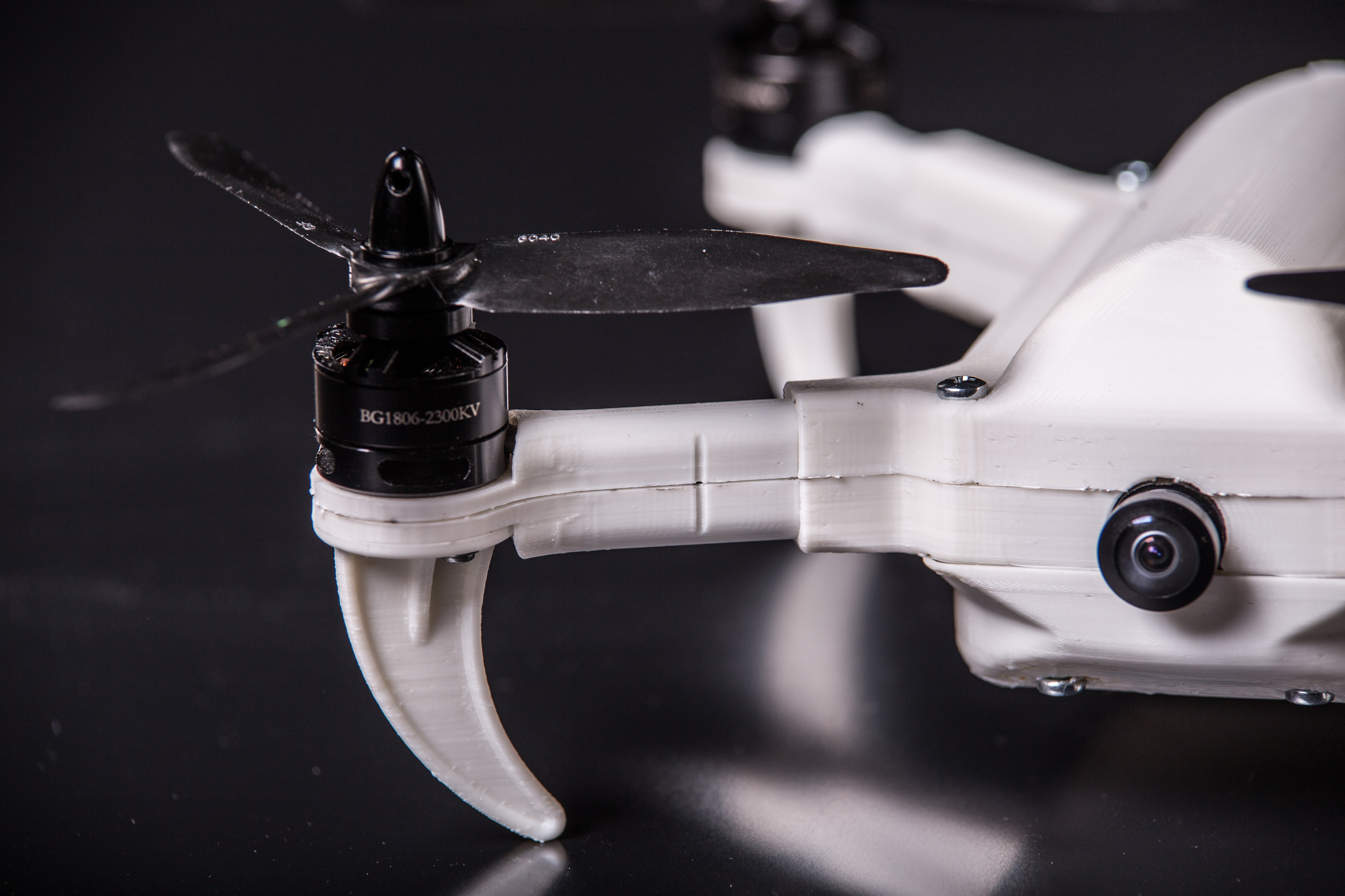 WiFree Copter, .... the Rasp.Pi lerns to fly by Android