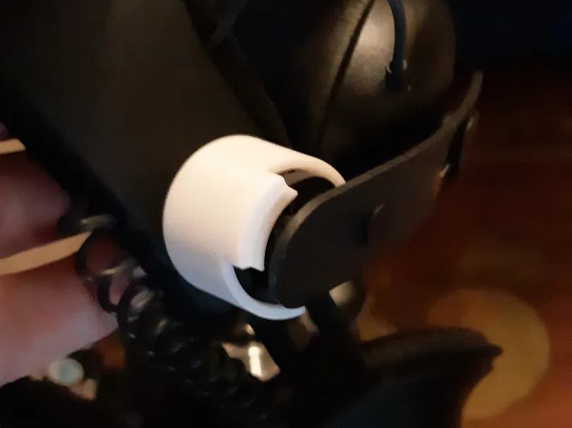 HTC Vive Deluxe strap headphone lock