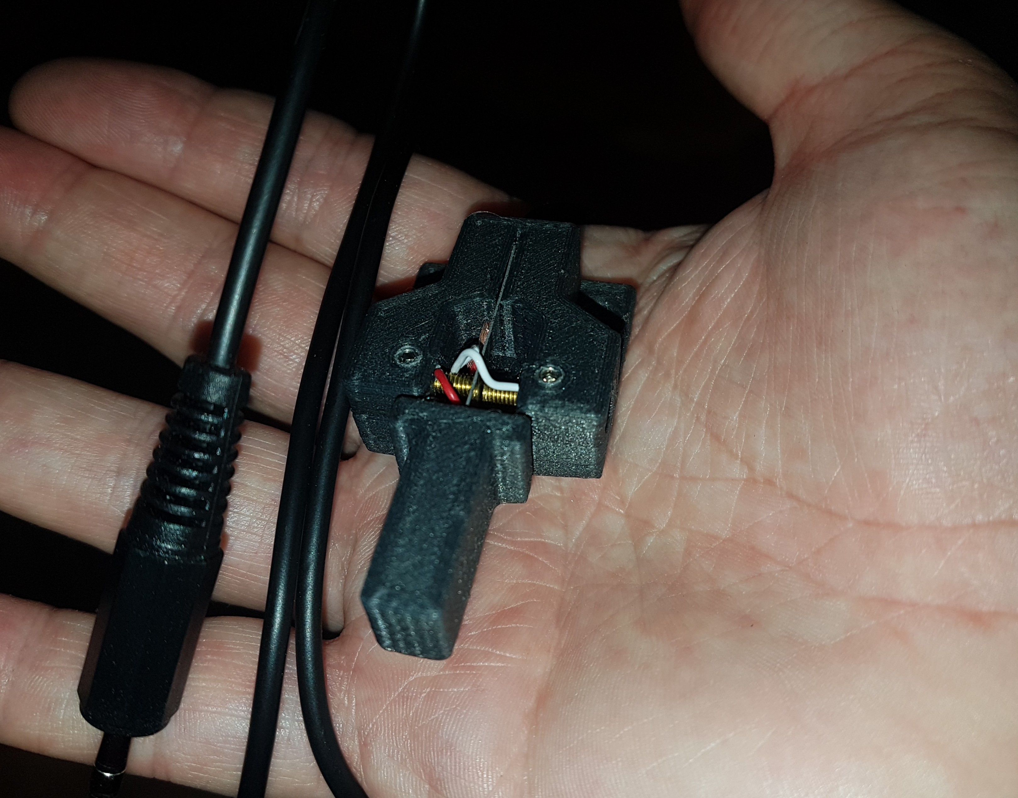 Tiny Single Lever Morse Key (made from 9mm utility knife blade)