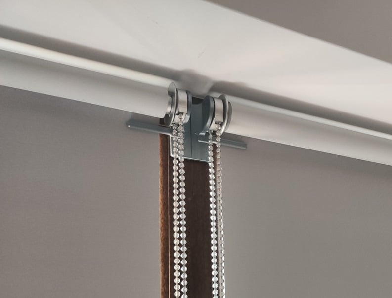Gapless window roller blinds support