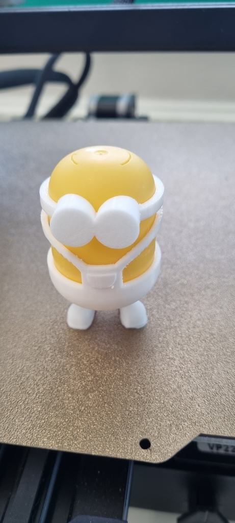 Minion in combination with a Kinderüberraschung-Egg