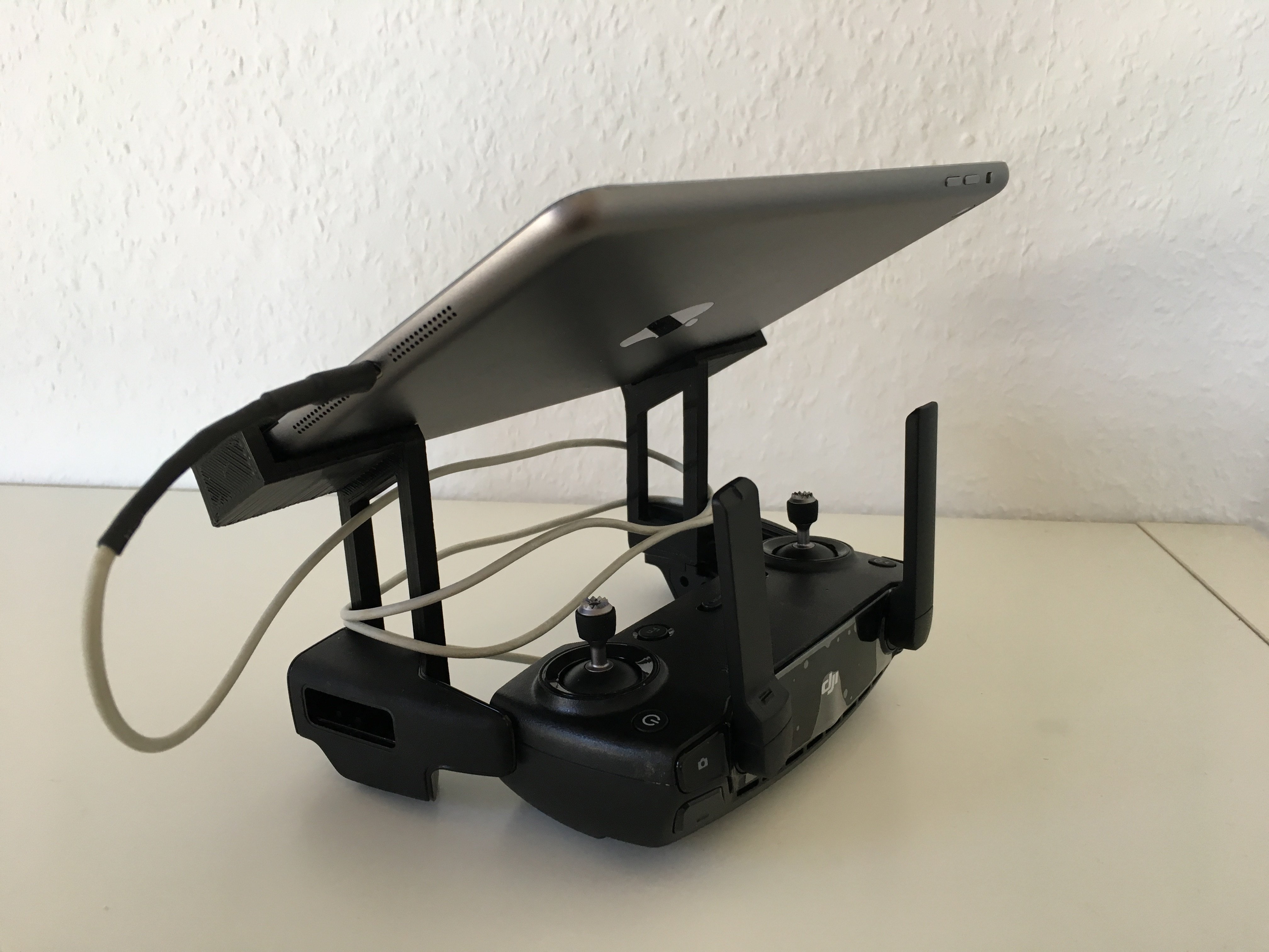 iPad Mini (with case) Adapter for Mavic Pro (2) /Air/Mini & Spark Controller