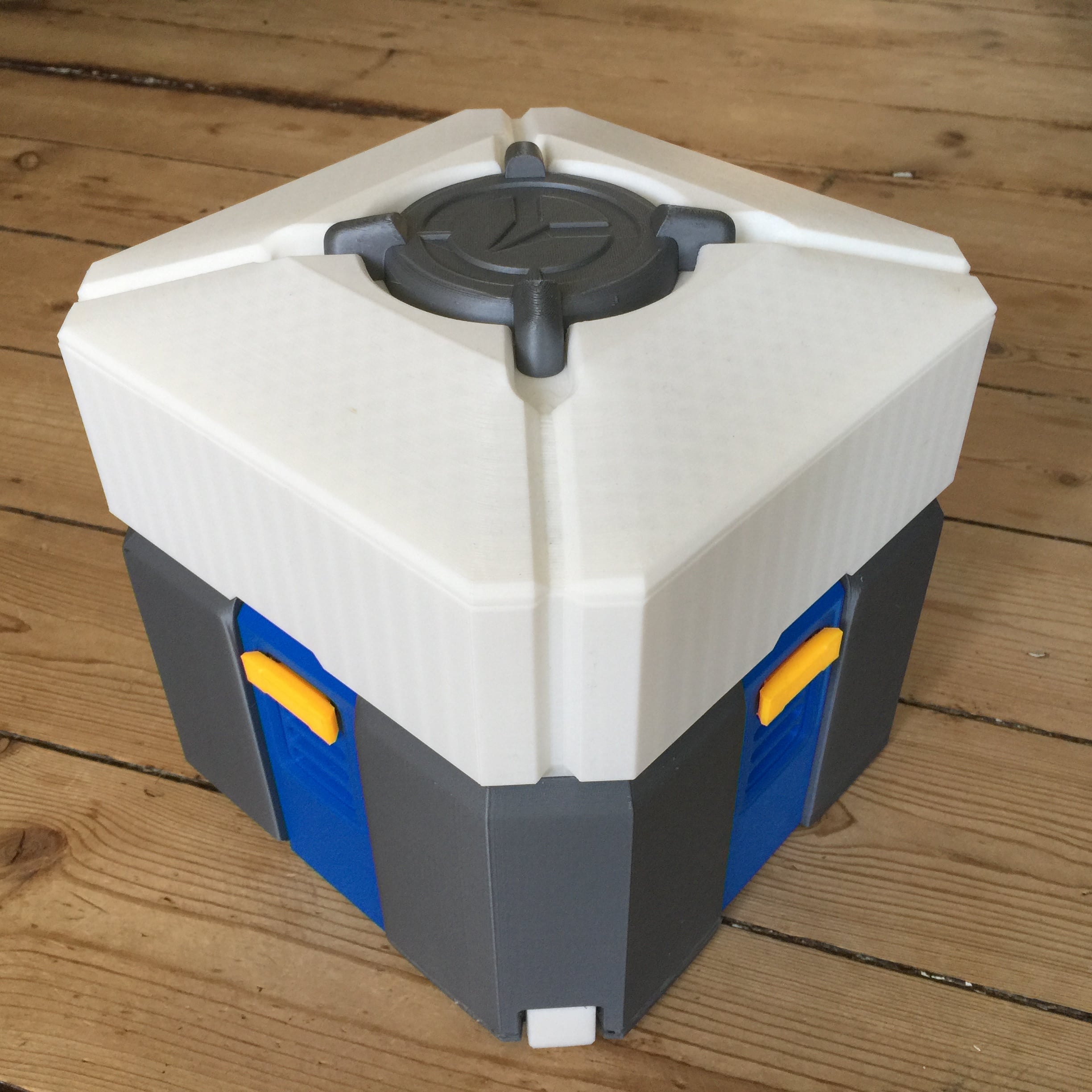 Overwatch lootbox seperated into color parts