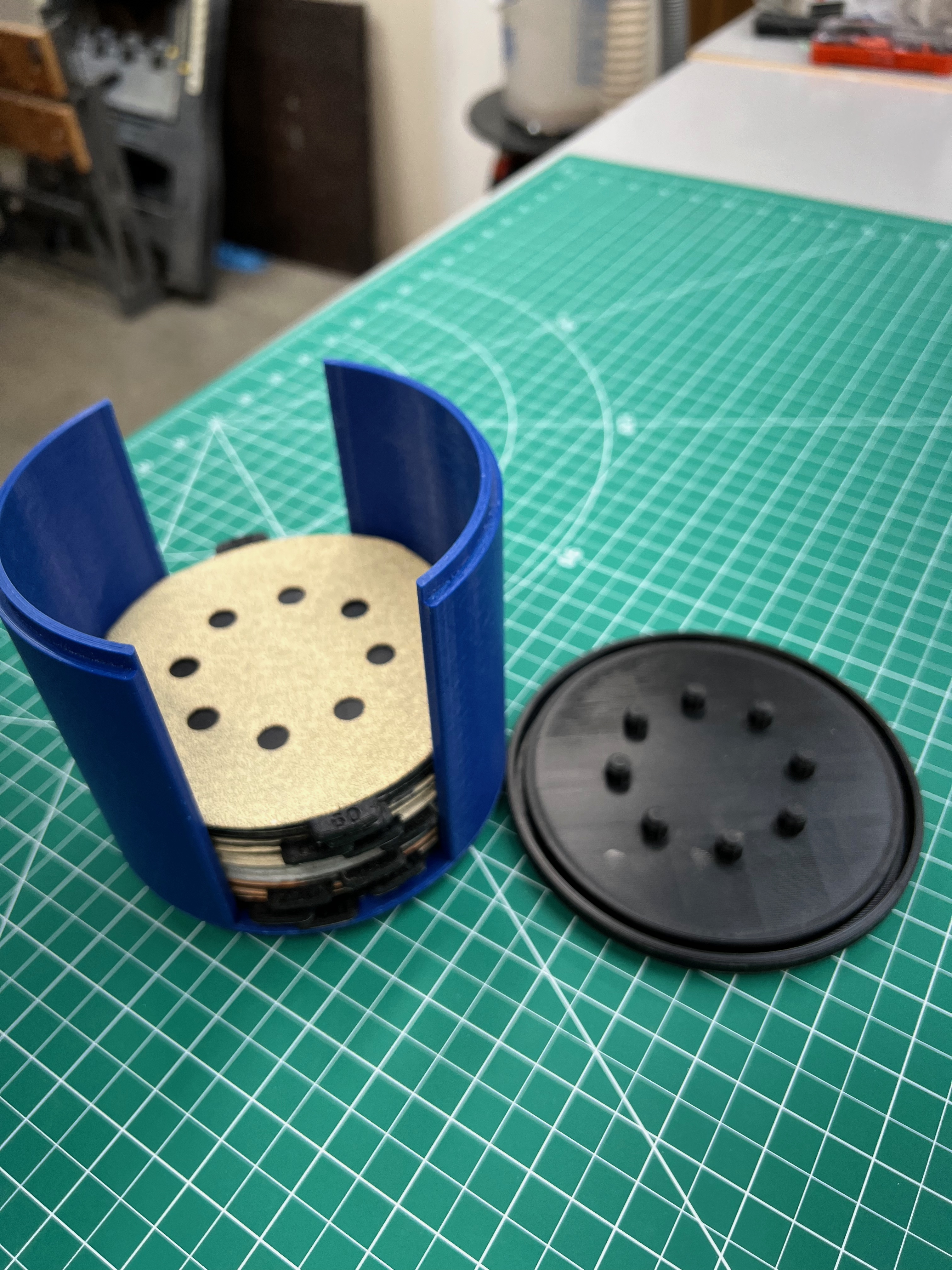 Sandpaper Storage and Alignment Tool for 5 inch 8 hole disk