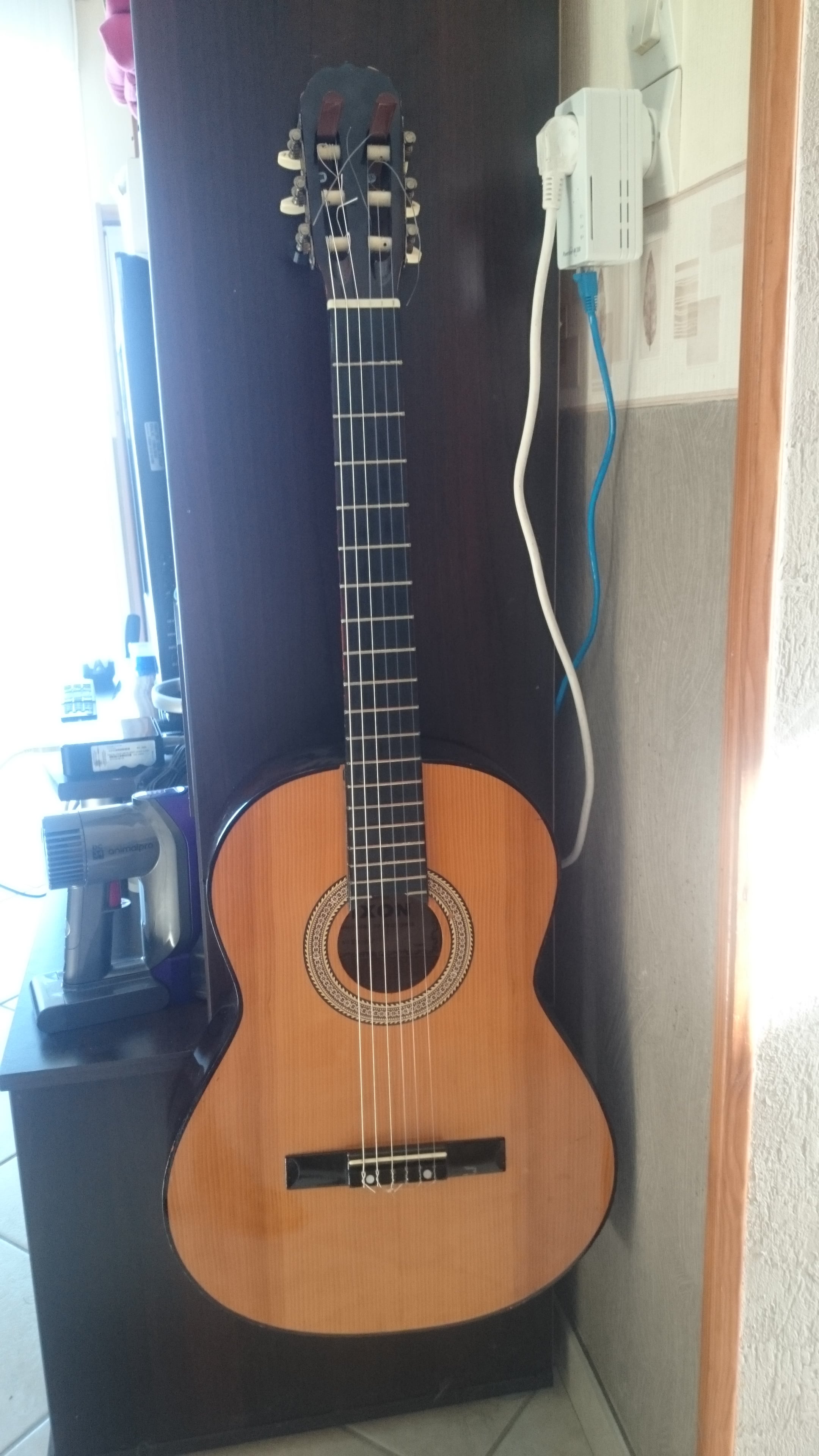 Fixation "murale" pour guitare / Guitar "mural" stand fixation