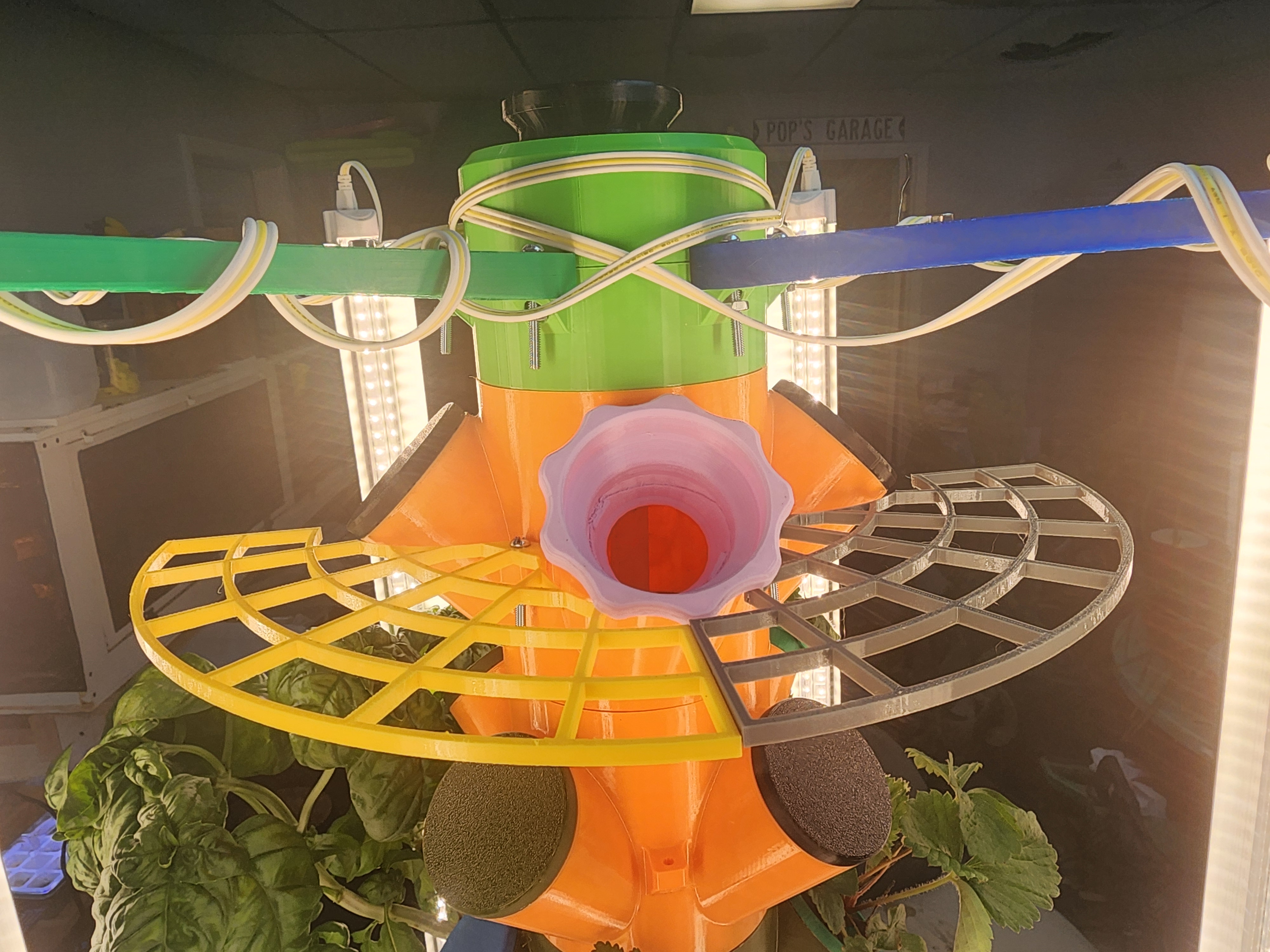 4-Way Plant Support for Modular Hydroponics Tower Garden w/ Grow Lights