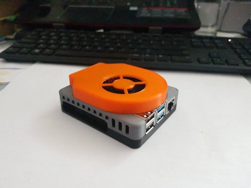 Raspberry Pi 4 case for laptop fan (no screws required)
