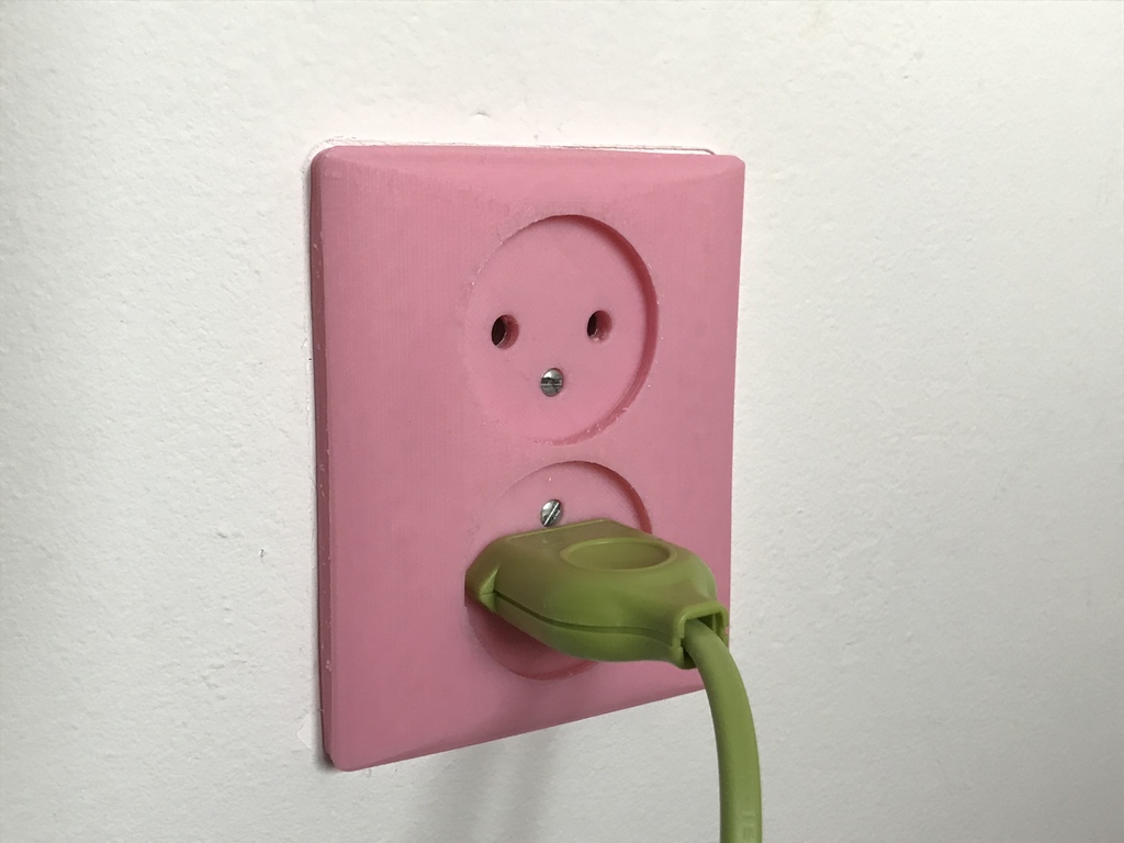 Wall socket cover plate