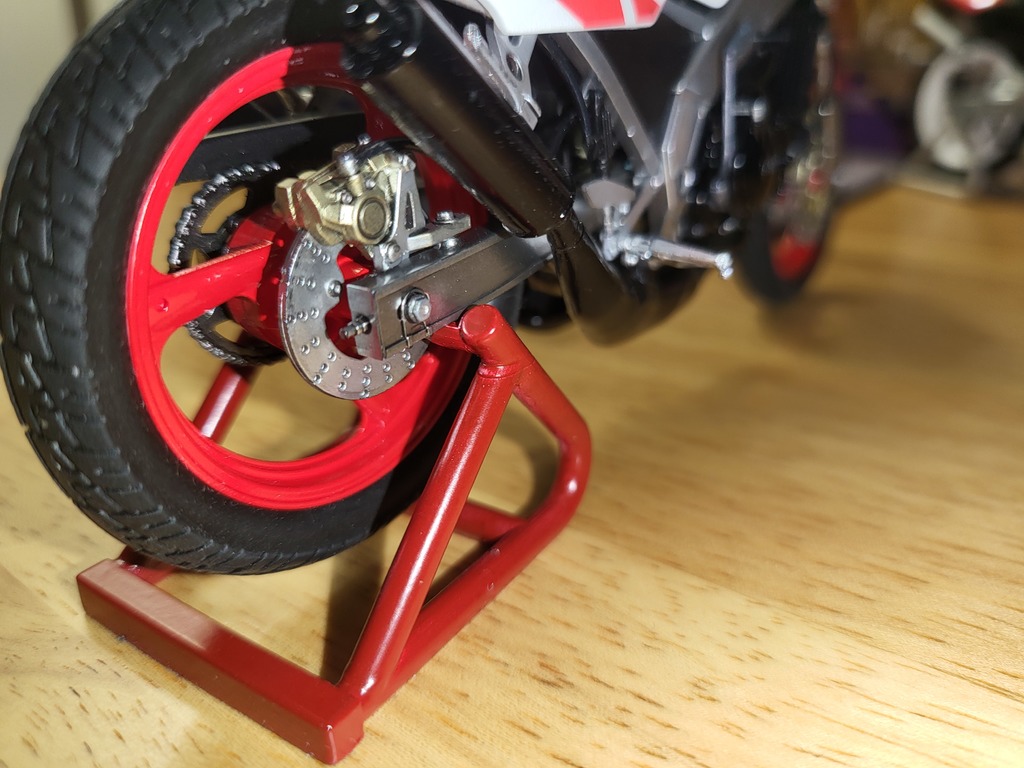 scale model motorbike stand