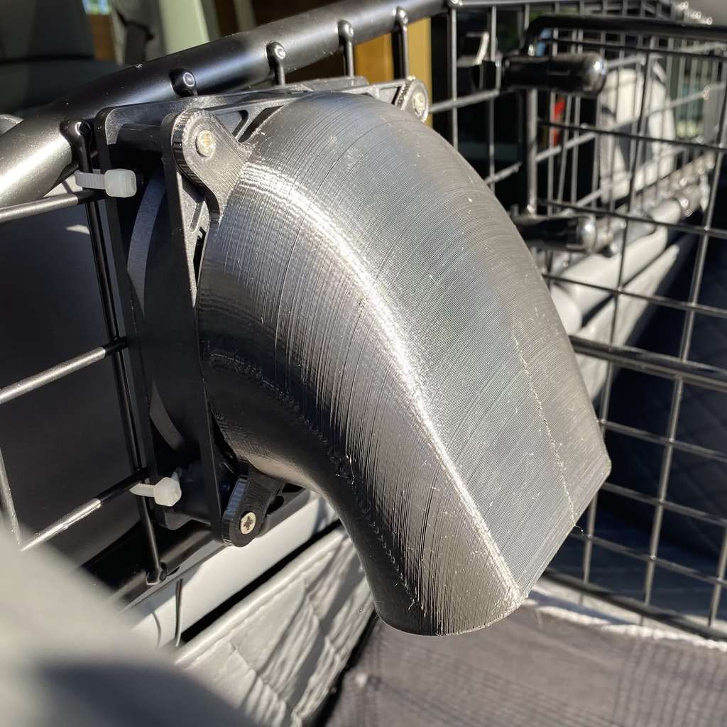 Trunk fan for animals in Tesla Model Y (12V)