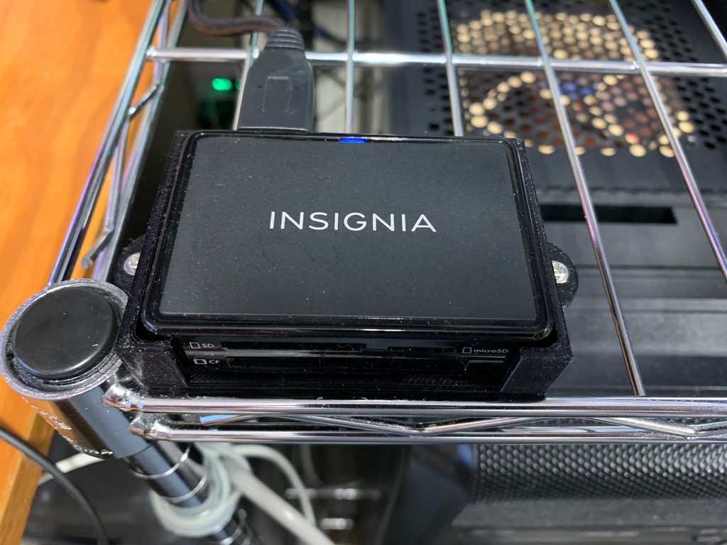Insignia NS-DCR30D3K USB 3.0 Advanced Memory Card Reader Holder