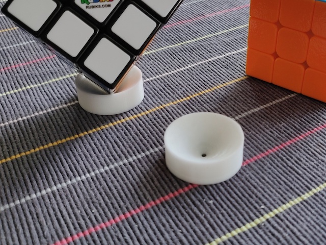 Simple Cube Stand