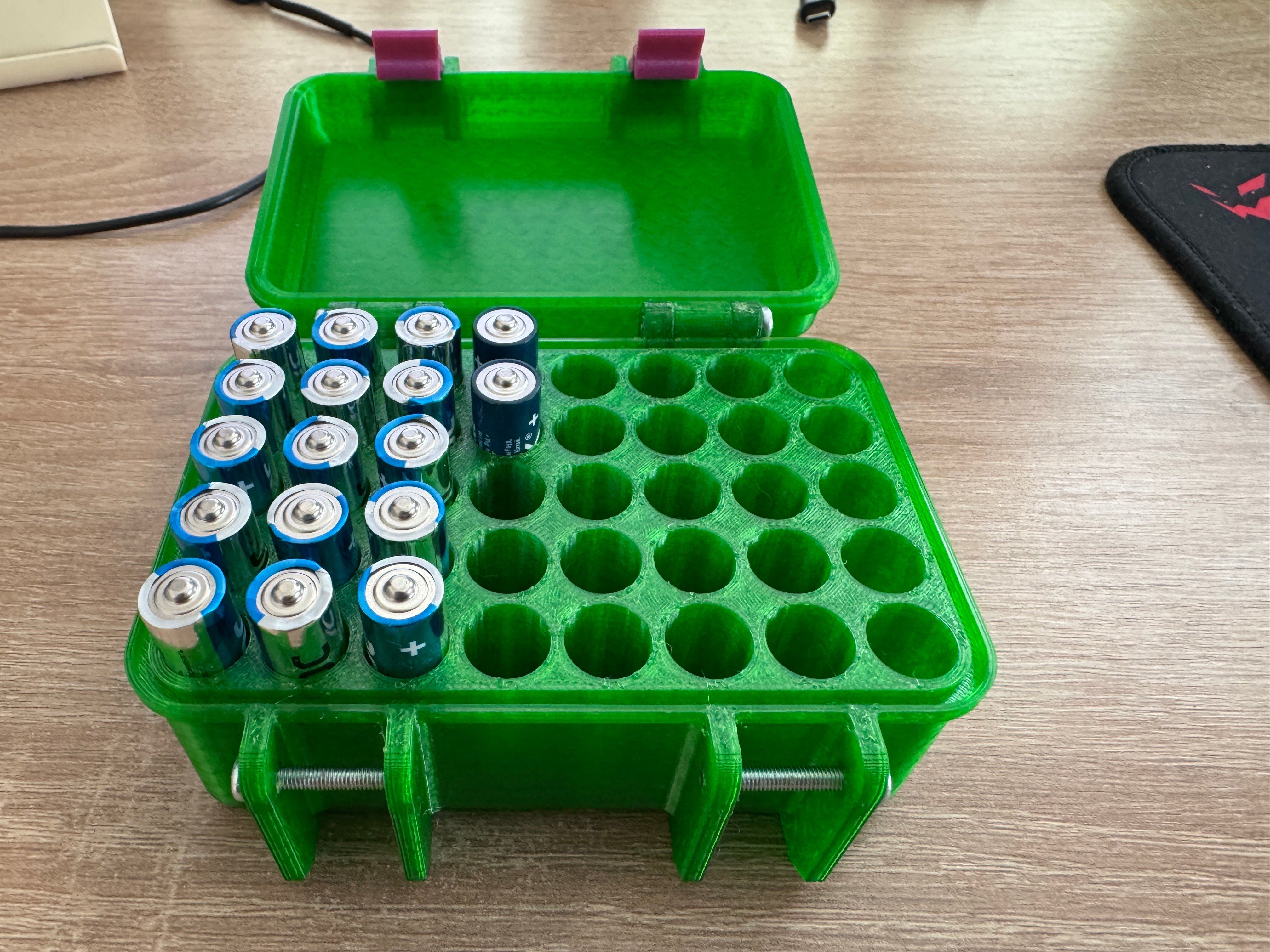 Parametrical Battery Case (Solidworks)